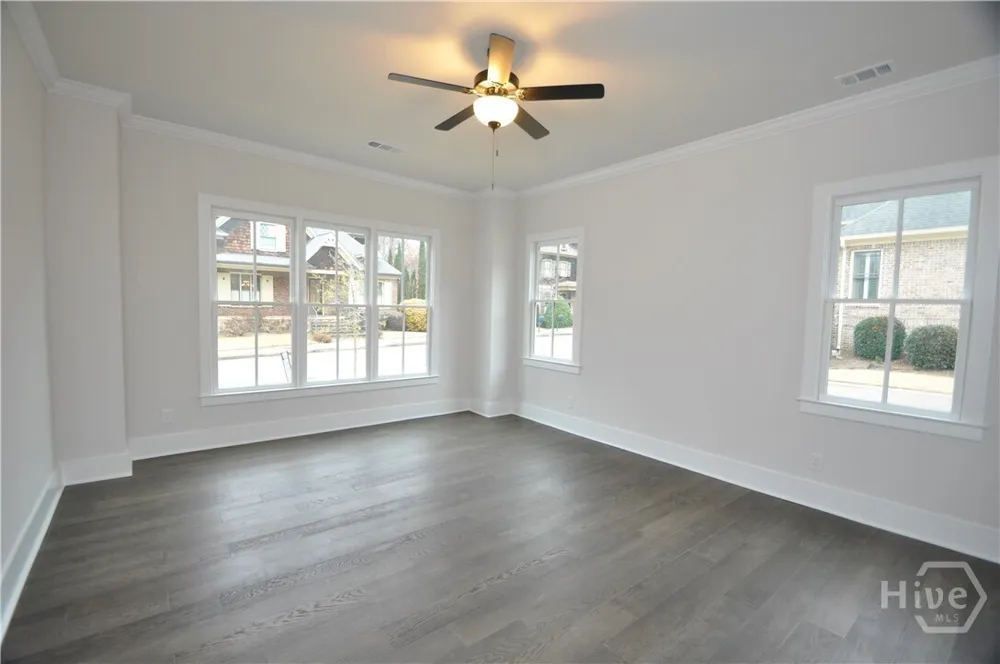 137 Timothy Park Ln, Athens, GA 30606-3963