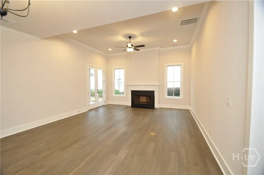 137 Timothy Park Ln, Athens, GA 30606-3963