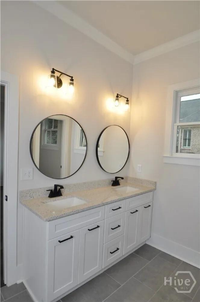 137 Timothy Park Ln, Athens, GA 30606-3963