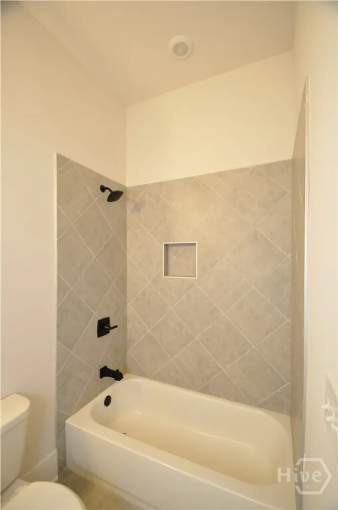 137 Timothy Park Ln, Athens, GA 30606-3963