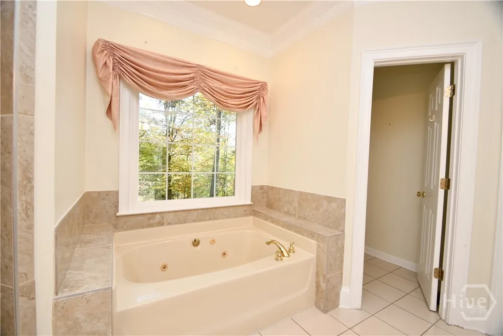 218 Thornhill Dr, Athens, GA 30607