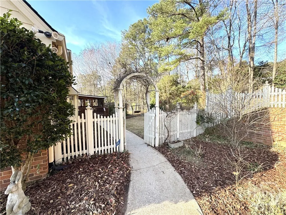 134 Bent Tree Dr, Athens, GA 30606