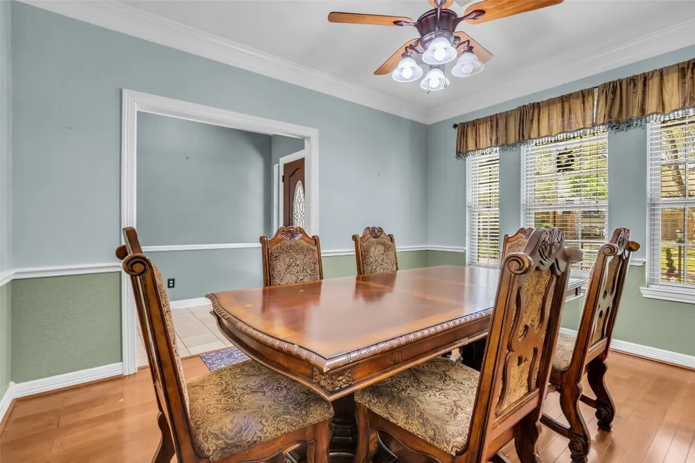 5010 Tarnbrook Dr, Houston, TX 77084