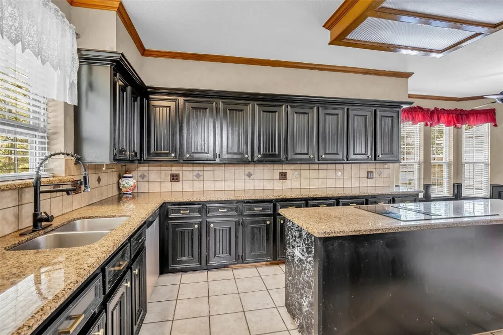 5010 Tarnbrook Dr, Houston, TX 77084