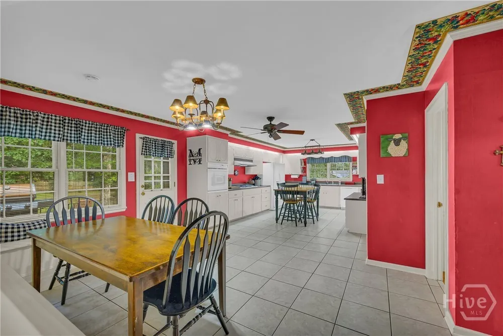 155 Devereux Dr, Athens, GA 30606