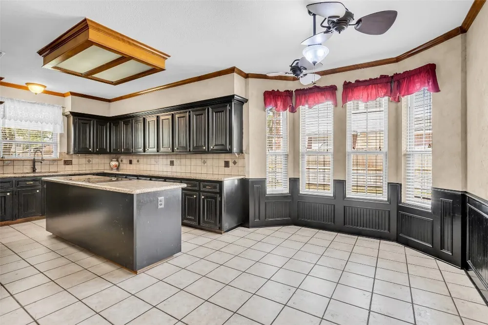 5010 Tarnbrook Dr, Houston, TX 77084