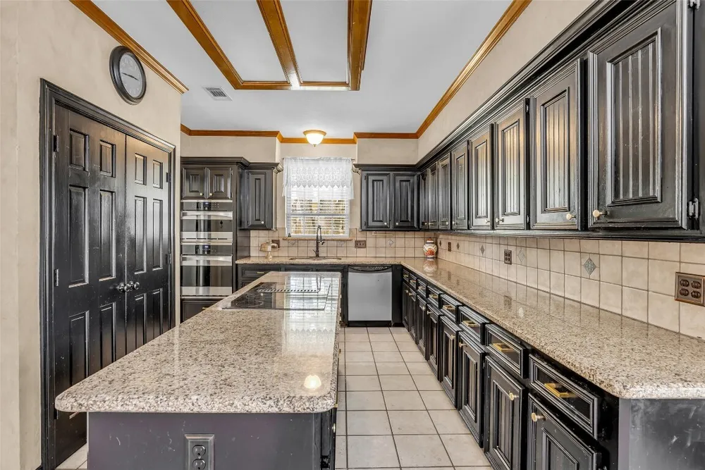 5010 Tarnbrook Dr, Houston, TX 77084