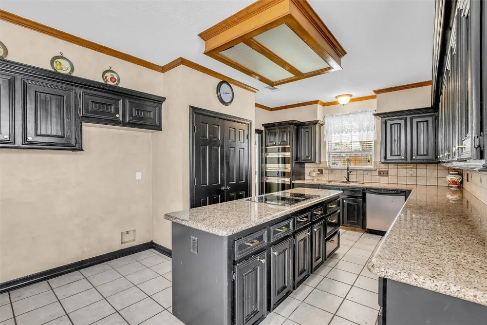 5010 Tarnbrook Dr, Houston, TX 77084