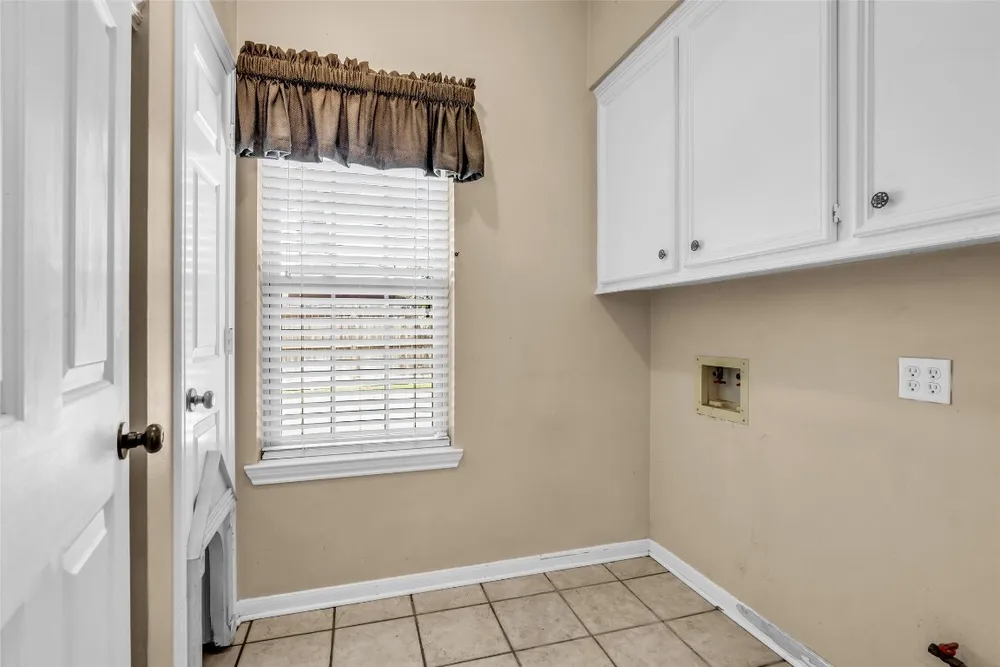 5010 Tarnbrook Dr, Houston, TX 77084
