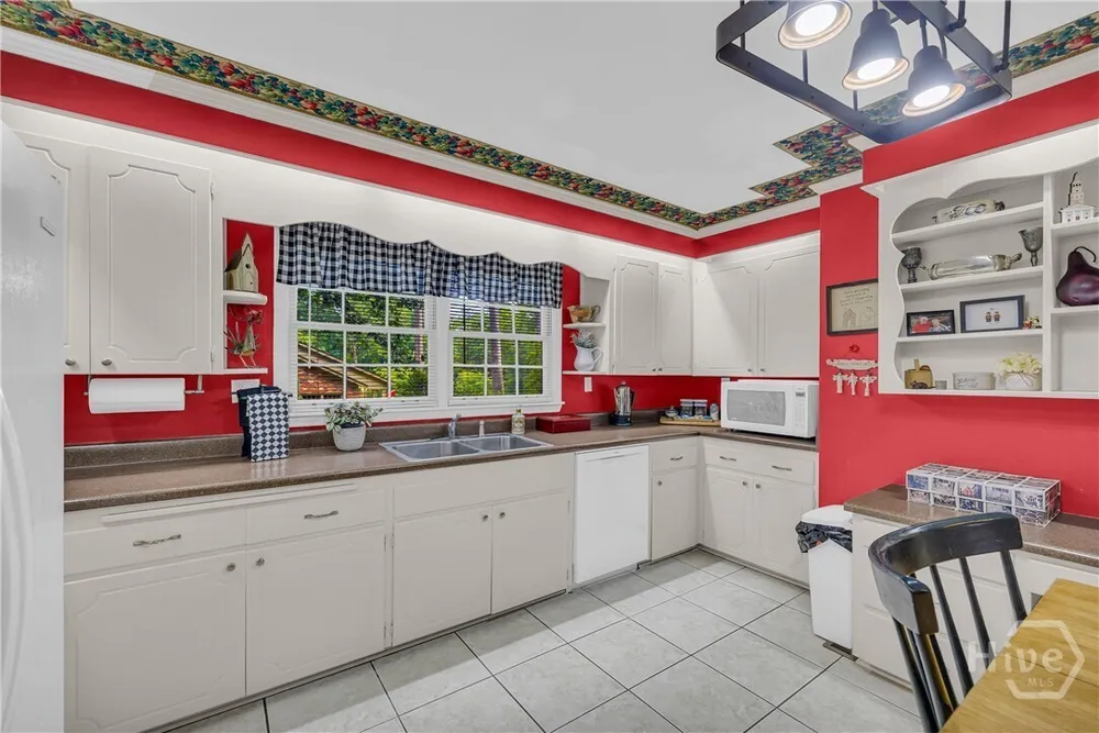 155 Devereux Dr, Athens, GA 30606