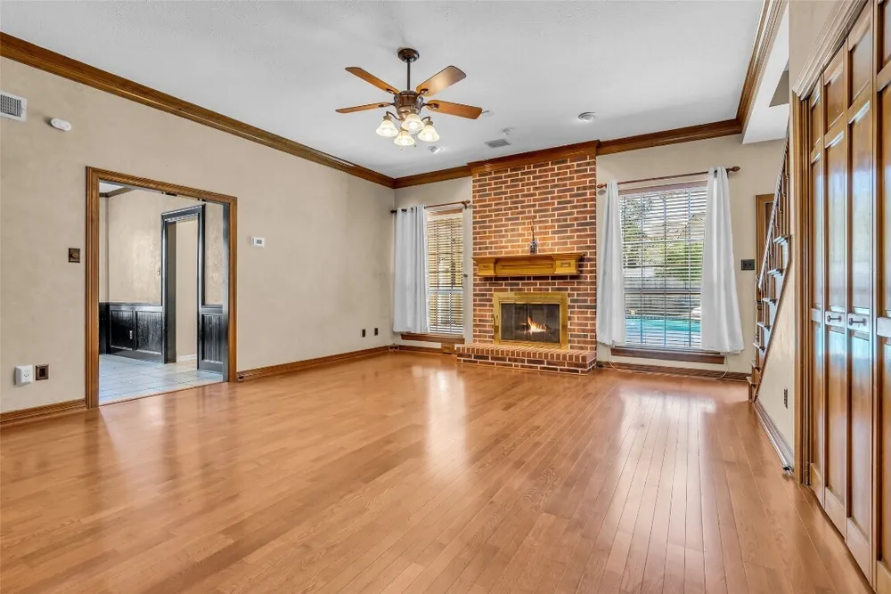 5010 Tarnbrook Dr, Houston, TX 77084