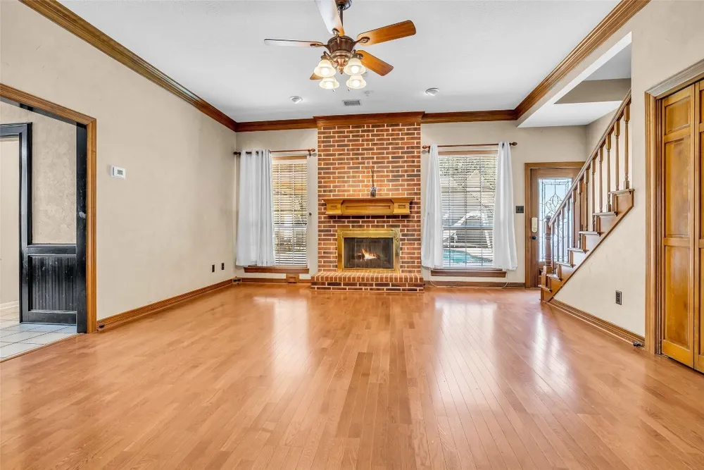 5010 Tarnbrook Dr, Houston, TX 77084