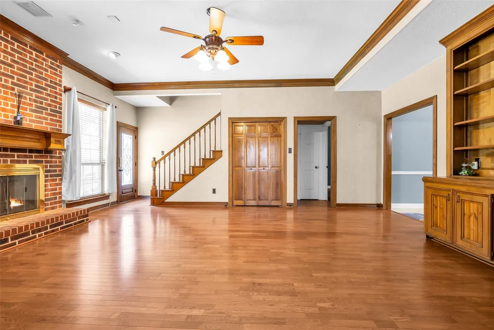 5010 Tarnbrook Dr, Houston, TX 77084