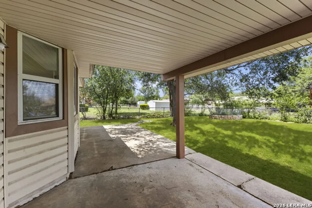 6711 Yellow Rose St, Leon Valley, TX 78238