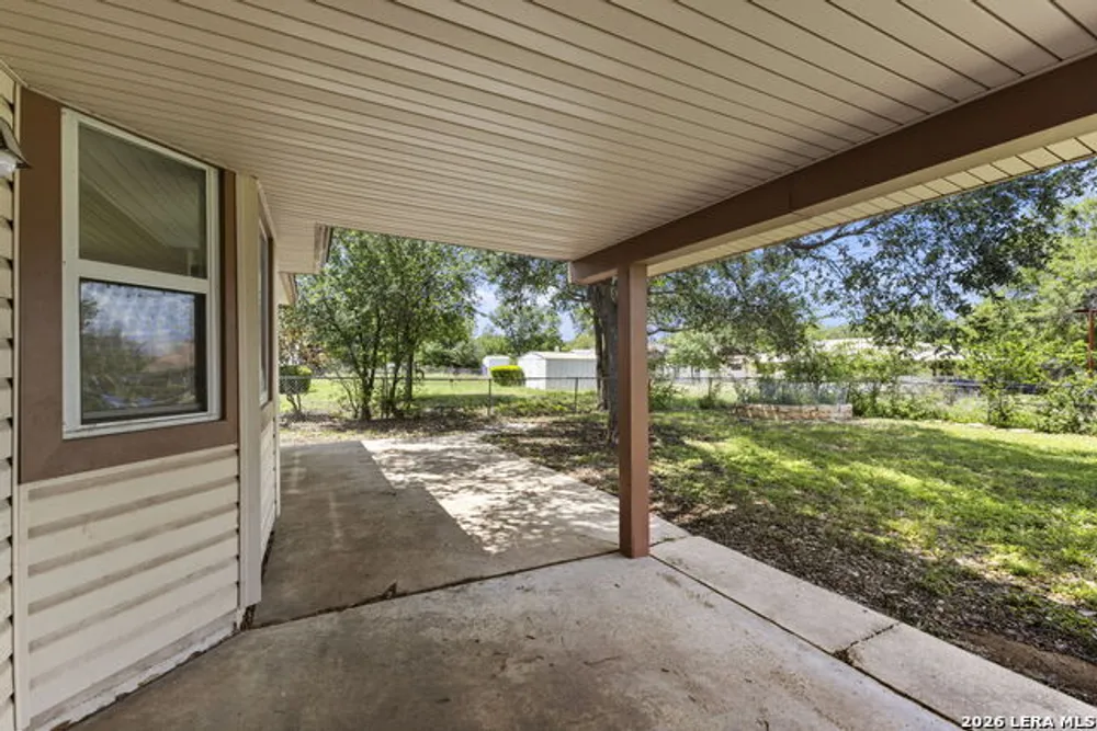 6711 Yellow Rose St, Leon Valley, TX 78238