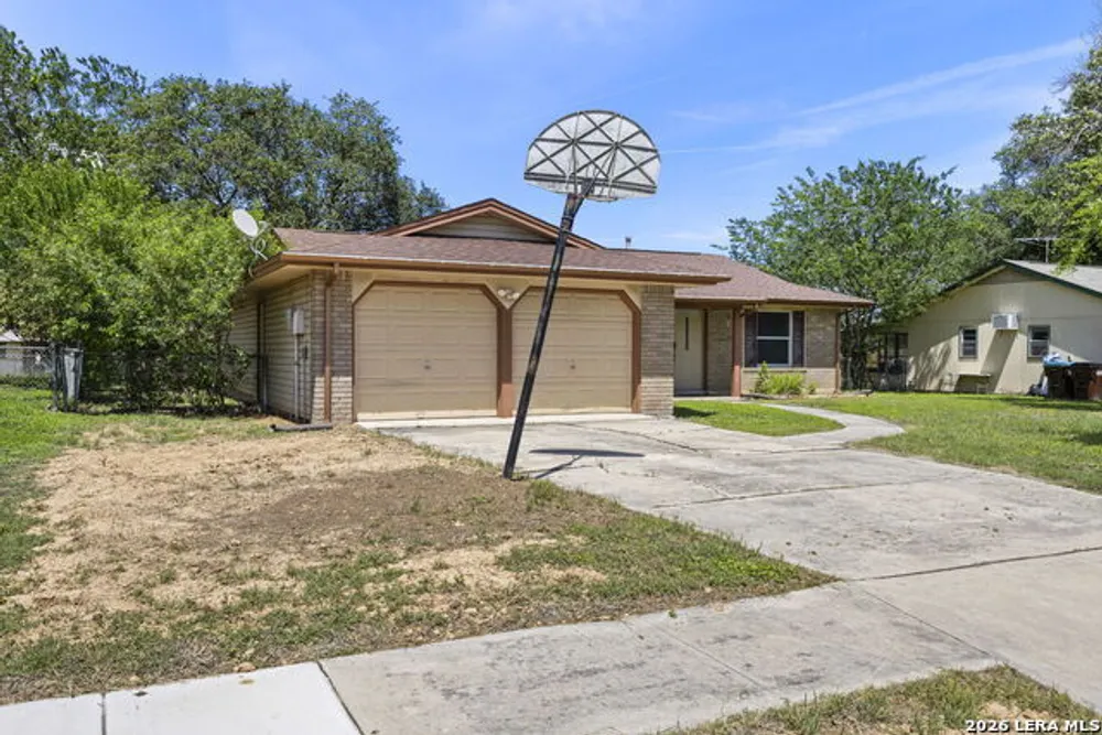 6711 Yellow Rose St, Leon Valley, TX 78238