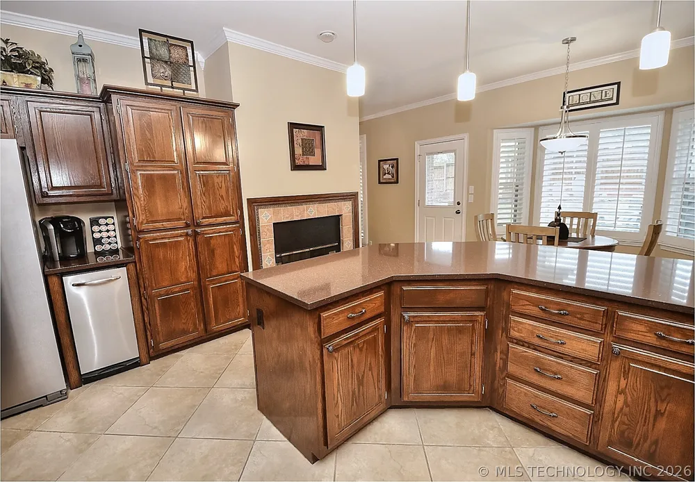 5408 W Orlando Circle, Broken Arrow, OK 74011