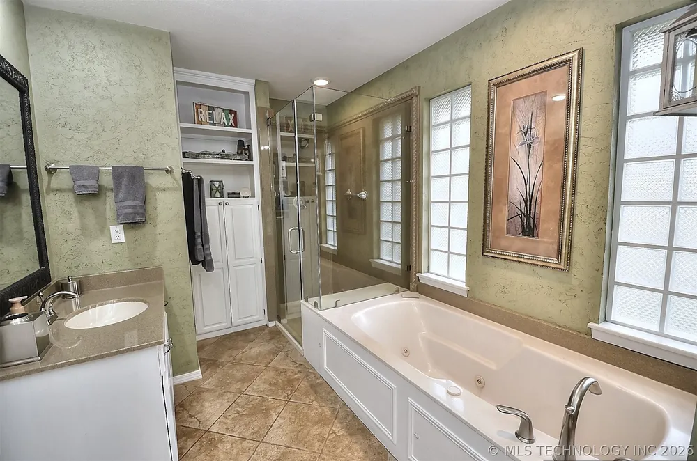 5408 W Orlando Circle, Broken Arrow, OK 74011