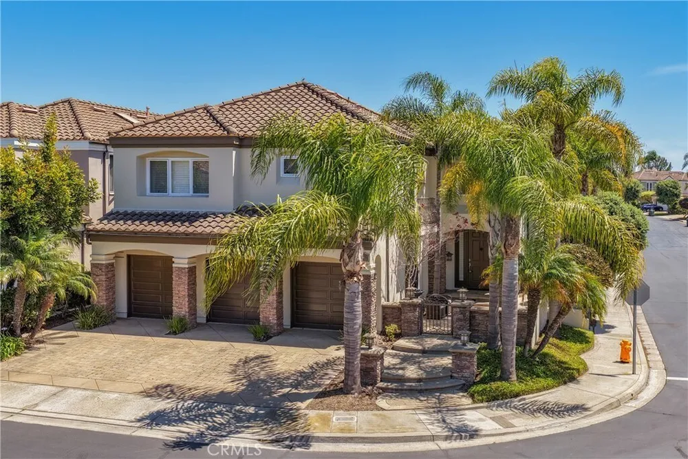 19076 Stonehurst Ln, Huntington Beach, CA 92648
