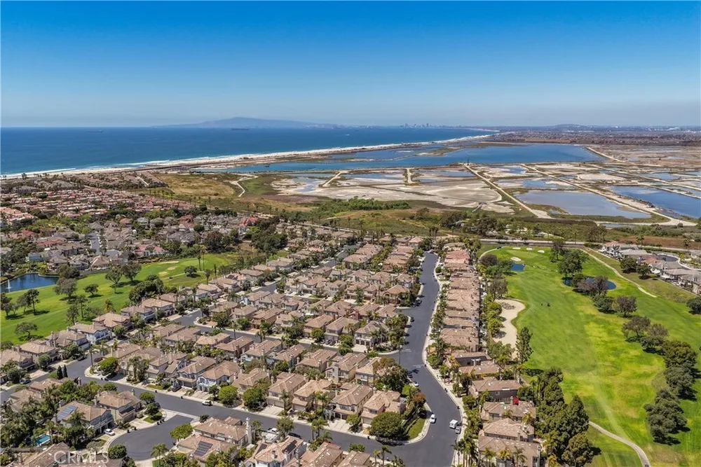 19076 Stonehurst Ln, Huntington Beach, CA 92648