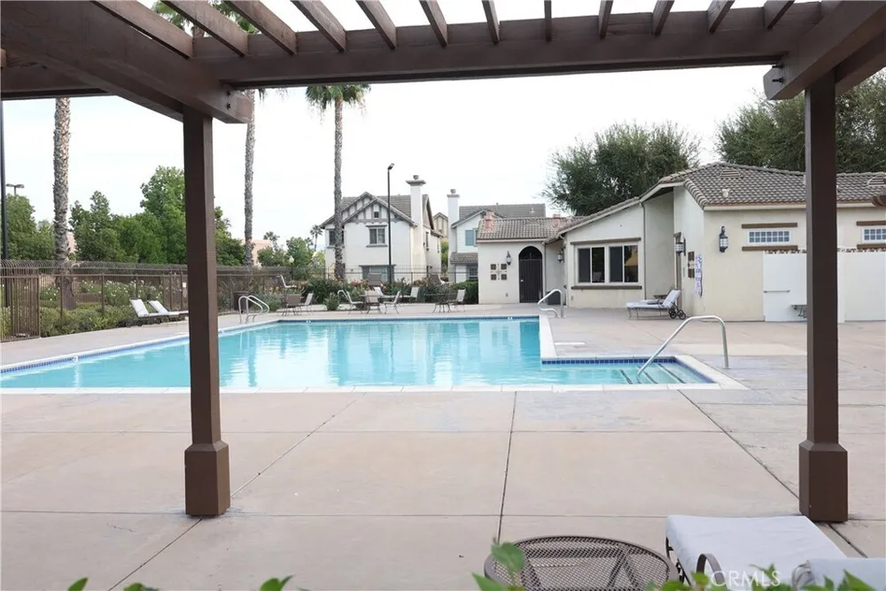 858 Calaveras Way, Corona, CA 92878