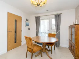 Hampton Close, Southampton thumb 3