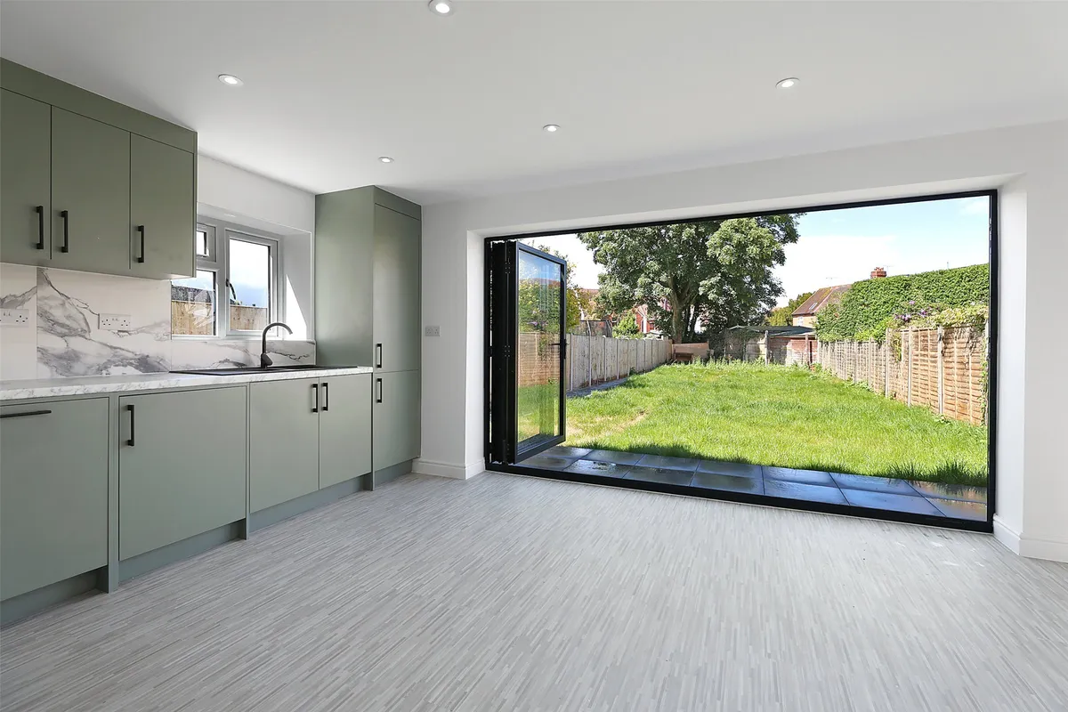By Pass Road, Leatherhead, Surrey, KT22