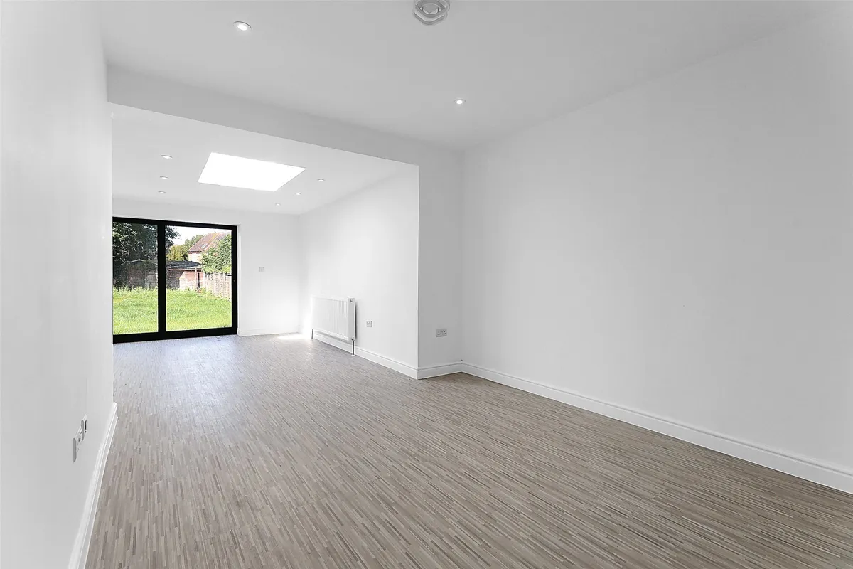 By Pass Road, Leatherhead, Surrey, KT22