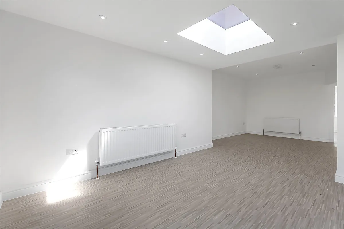 By Pass Road, Leatherhead, Surrey, KT22