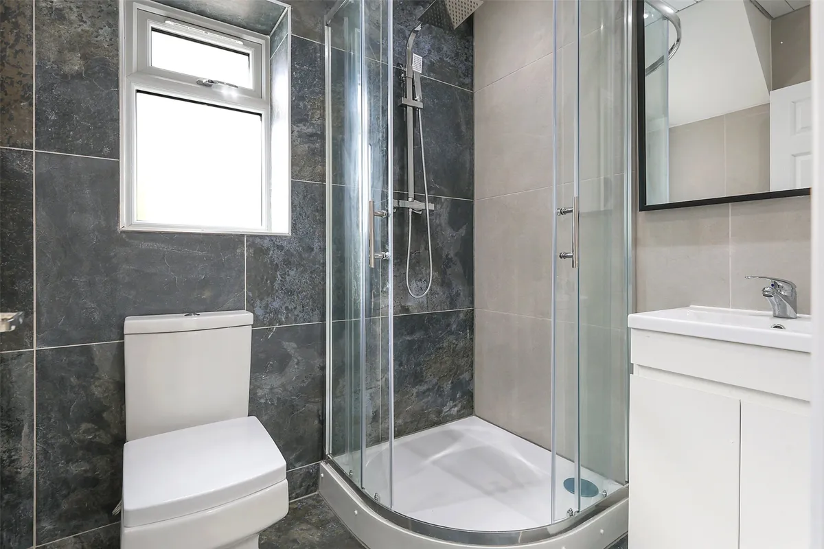 By Pass Road, Leatherhead, Surrey, KT22