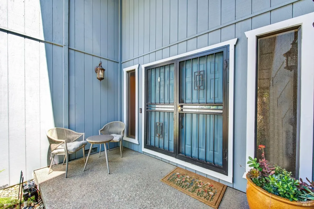 315 S Almond St, Dixon, CA 95620