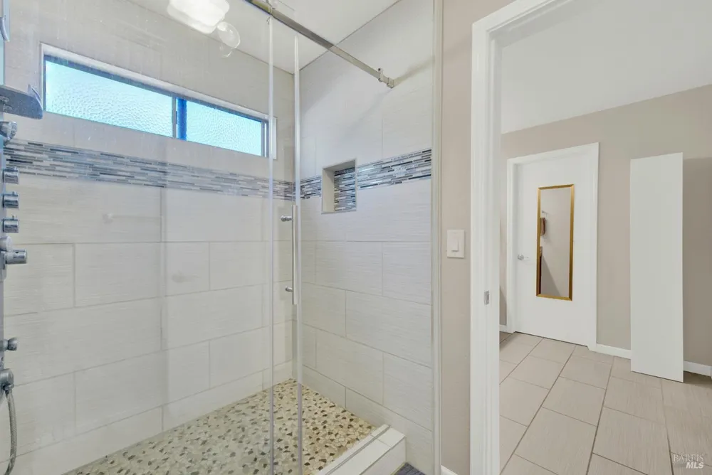 315 S Almond St, Dixon, CA 95620