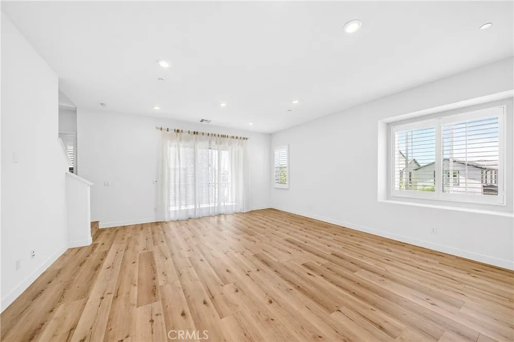 300 Tank, Irvine, CA 92618