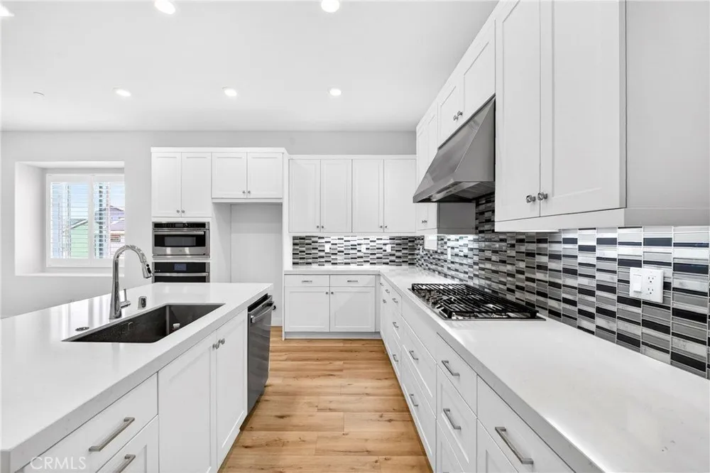 300 Tank, Irvine, CA 92618