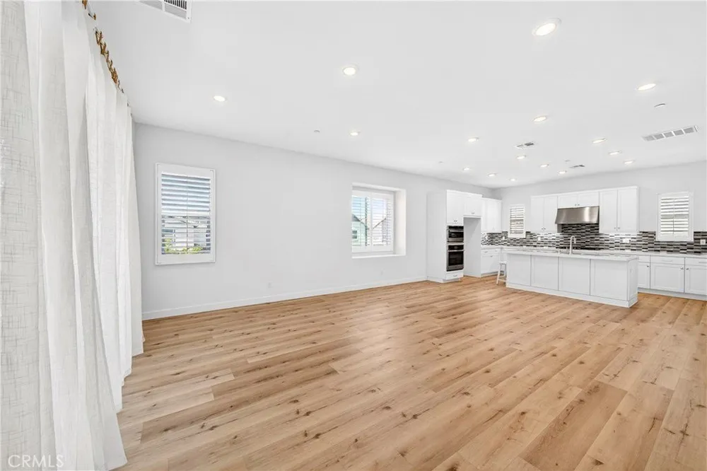 300 Tank, Irvine, CA 92618