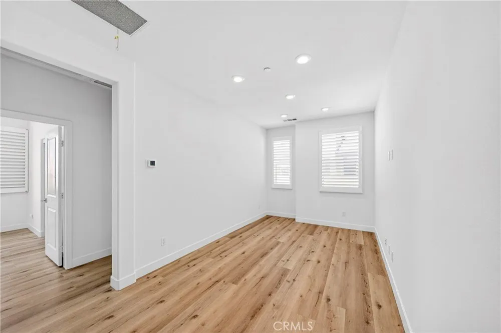 300 Tank, Irvine, CA 92618