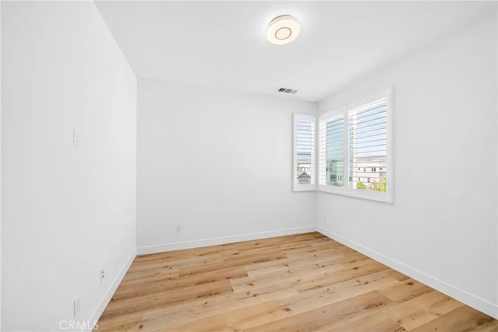 300 Tank, Irvine, CA 92618
