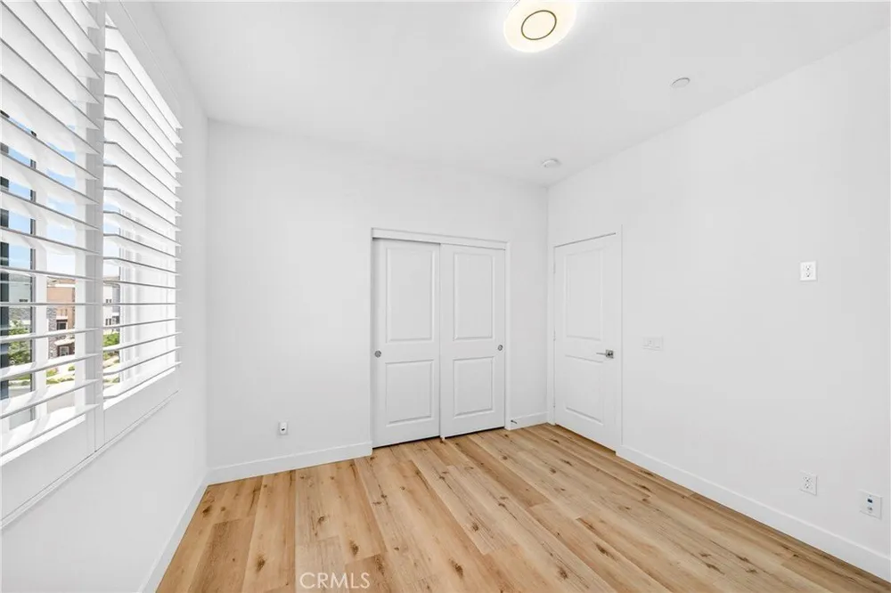 300 Tank, Irvine, CA 92618