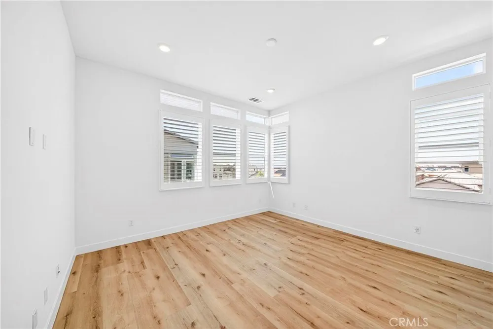 300 Tank, Irvine, CA 92618