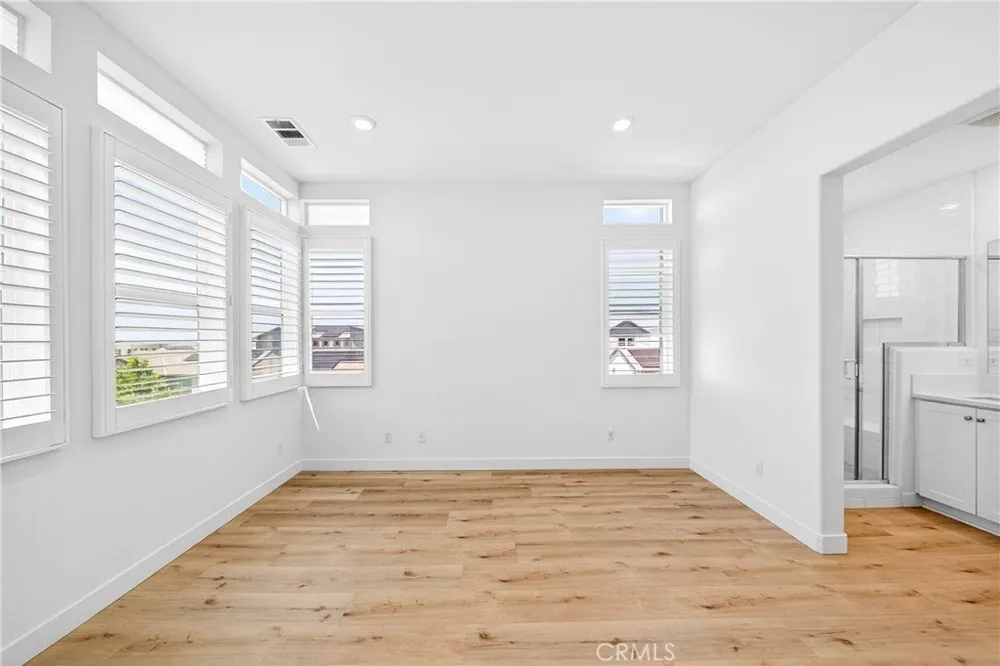 300 Tank, Irvine, CA 92618