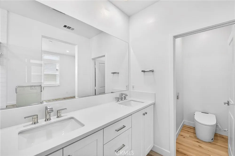 300 Tank, Irvine, CA 92618