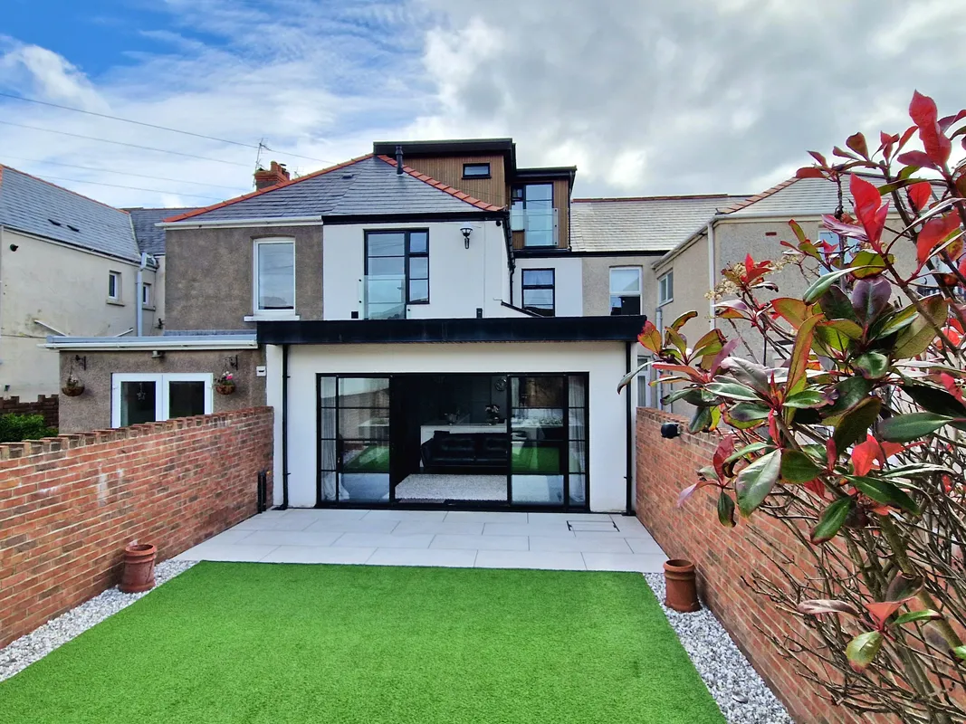 PICTON AVENUE, PORTHCAWL, CF36 3AJ