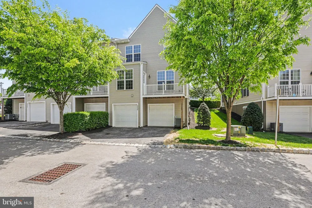 3256 Lark Way, Mechanicsburg, PA 17055