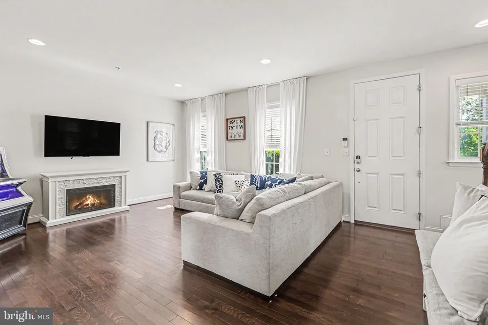 3256 Lark Way, Mechanicsburg, PA 17055