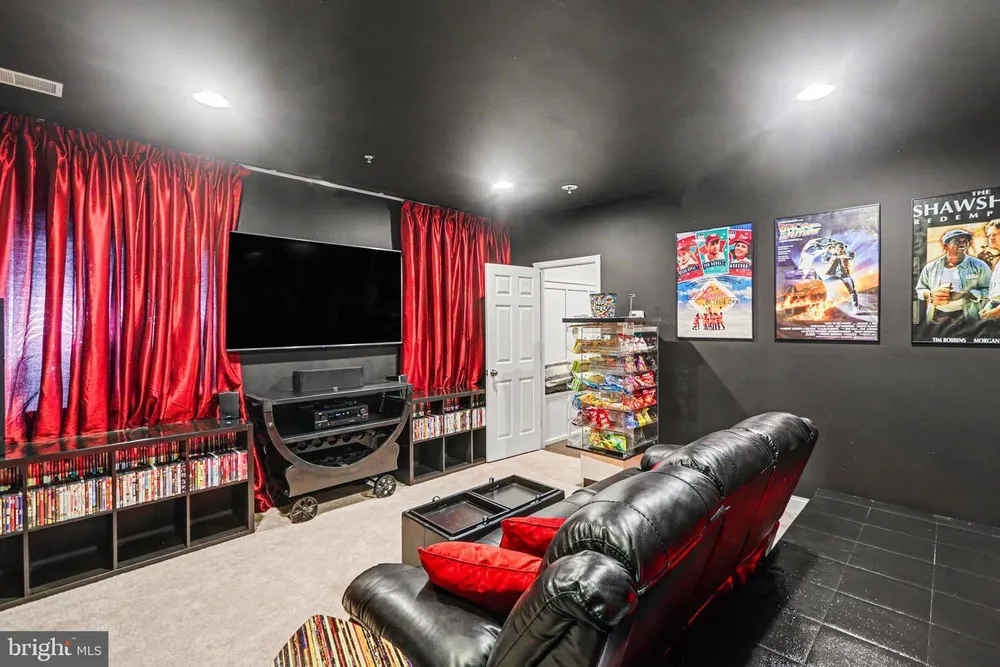 3256 Lark Way, Mechanicsburg, PA 17055