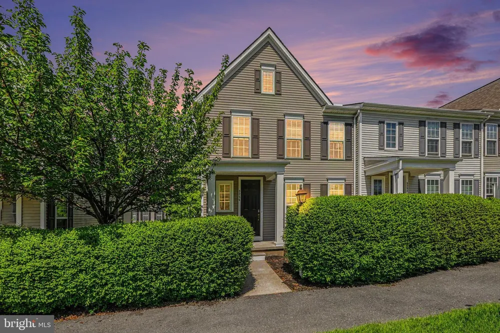 3256 Lark Way, Mechanicsburg, PA 17055