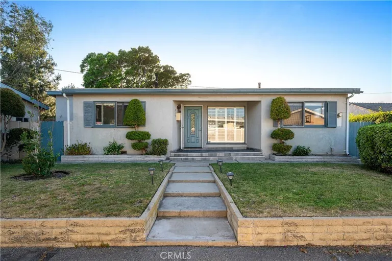 914 N Sacramento St, Orange, CA 92867