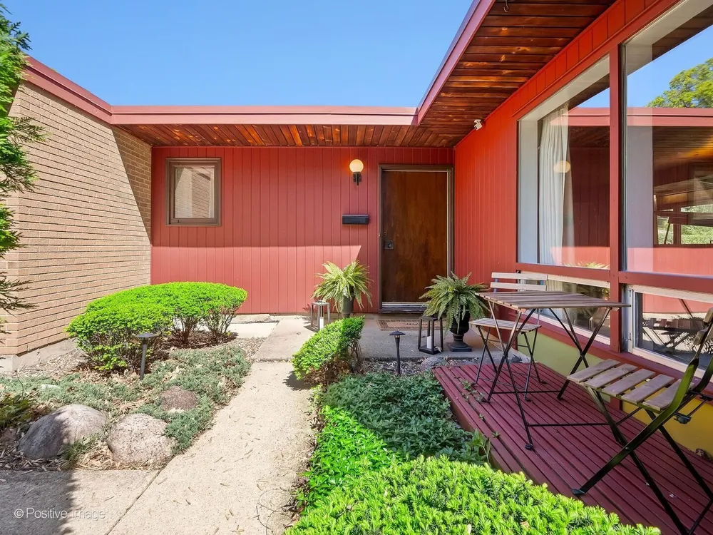 24 E Harding Ave, La Grange Park, IL 60526