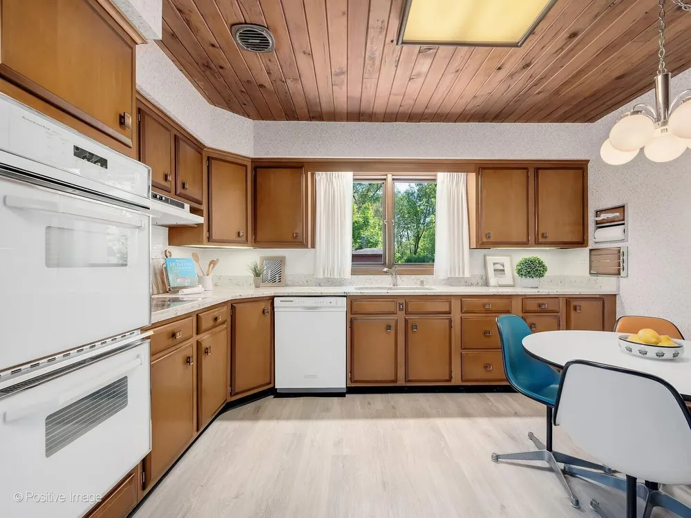 24 E Harding Ave, La Grange Park, IL 60526