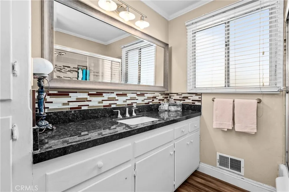 914 N Sacramento St, Orange, CA 92867